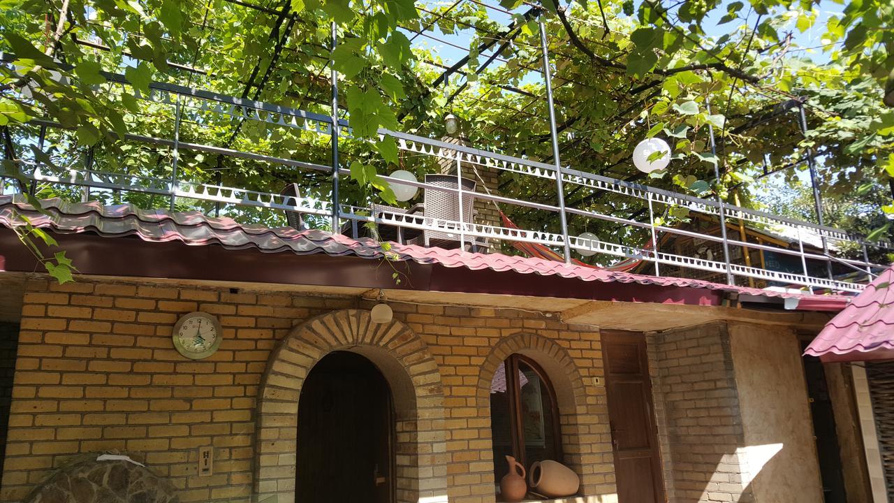 Green House In Batumi Luaran gambar
