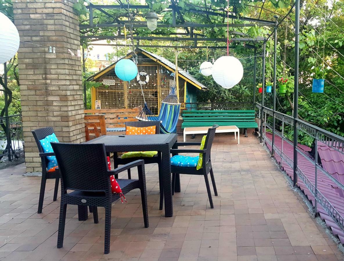 Green House In Batumi Luaran gambar
