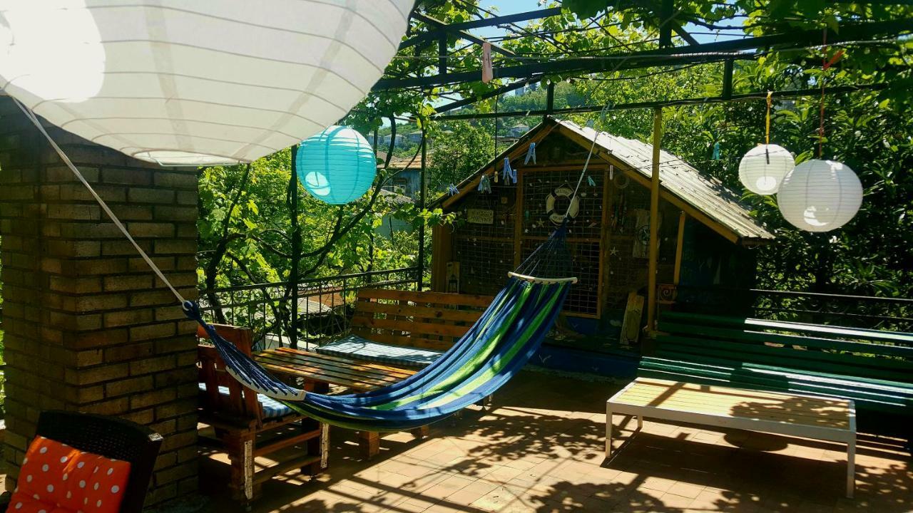 Green House In Batumi Luaran gambar